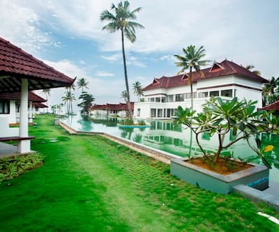 https://imgcld.yatra.com/ytimages/image/upload/t_hotel_yatra_city_desktop/v1421045286/Domestic Hotels/Hotels_Kumarakom/Aveda Resort and Spa/Spaveda_1.jpg